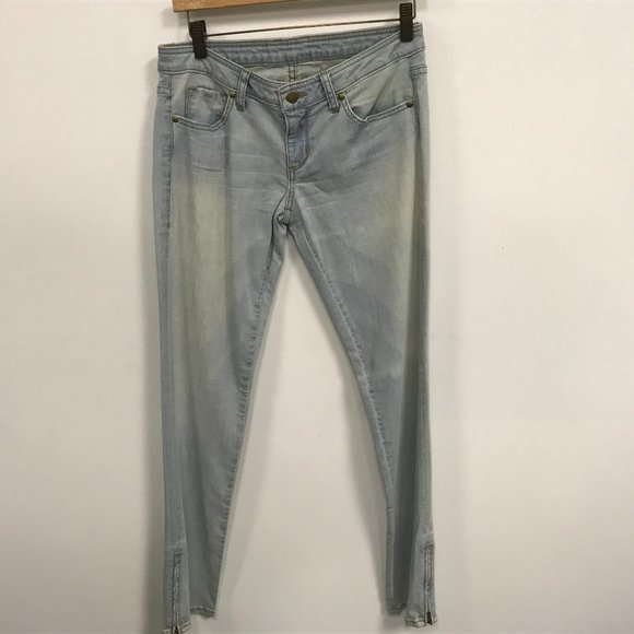 😀 3 for $20 Unbranded Level 99 Tapered Leg Jeans - Picture 1 of 4